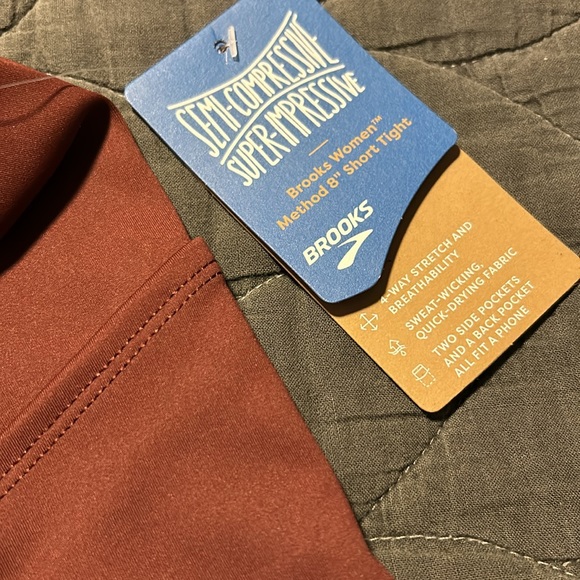 Brooks running set - Picture 4 of 9